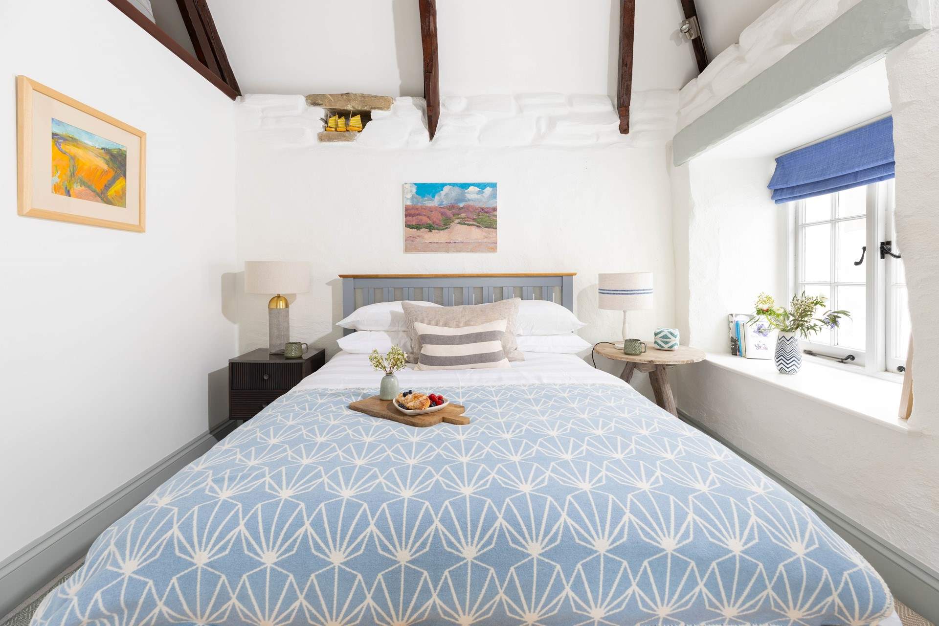 The pretty double bedroom.