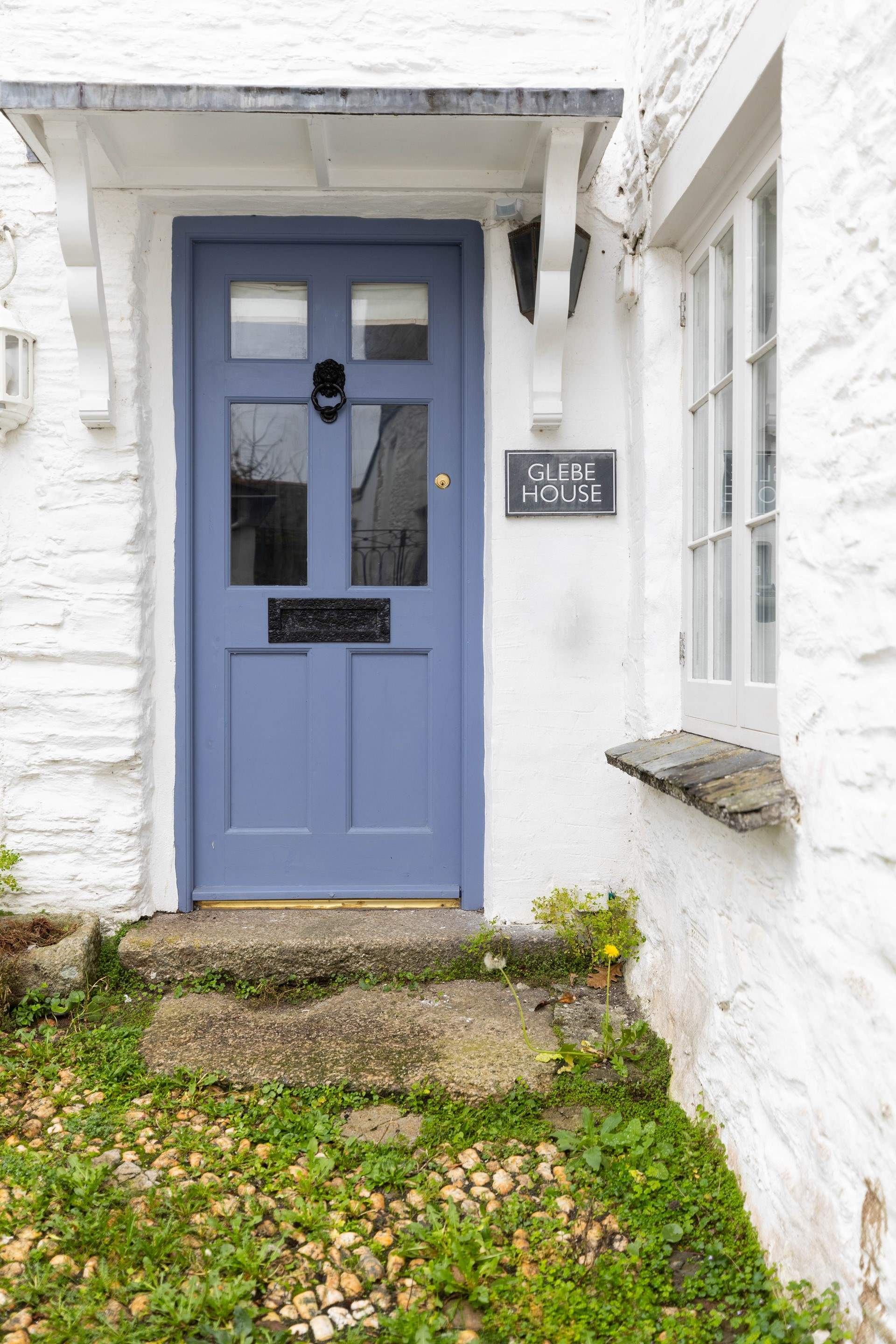 This characterful cottage still has the original cobbles and stone steps.
