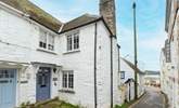 Welcome to Glebe House, perfectly positioned just a hop, skip and a jump away from the harbourside of pretty St Mawes. - Thumbnail Image