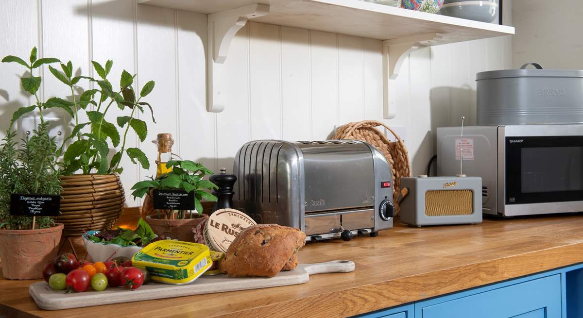 A charming sweet kitchen to rustle up a hearty meal. 