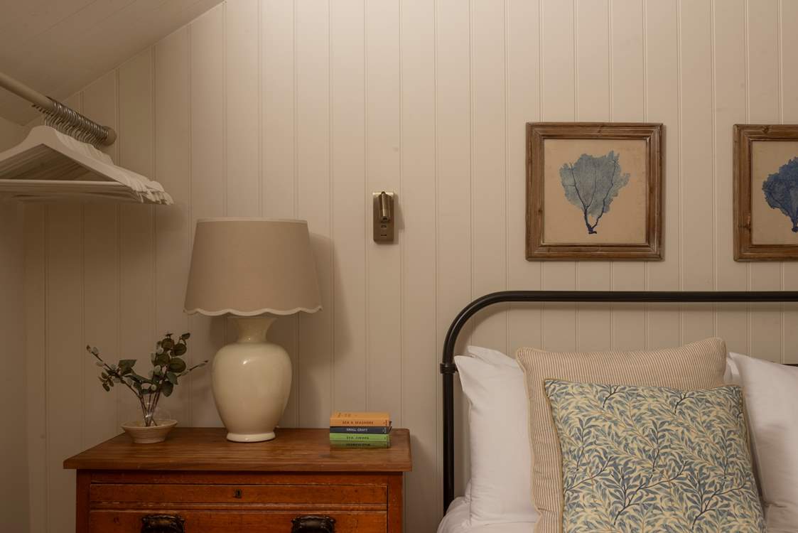 Such style in this pretty cottage.