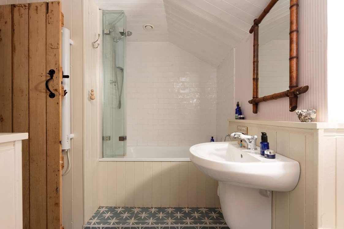 A sweet modern bathroom.