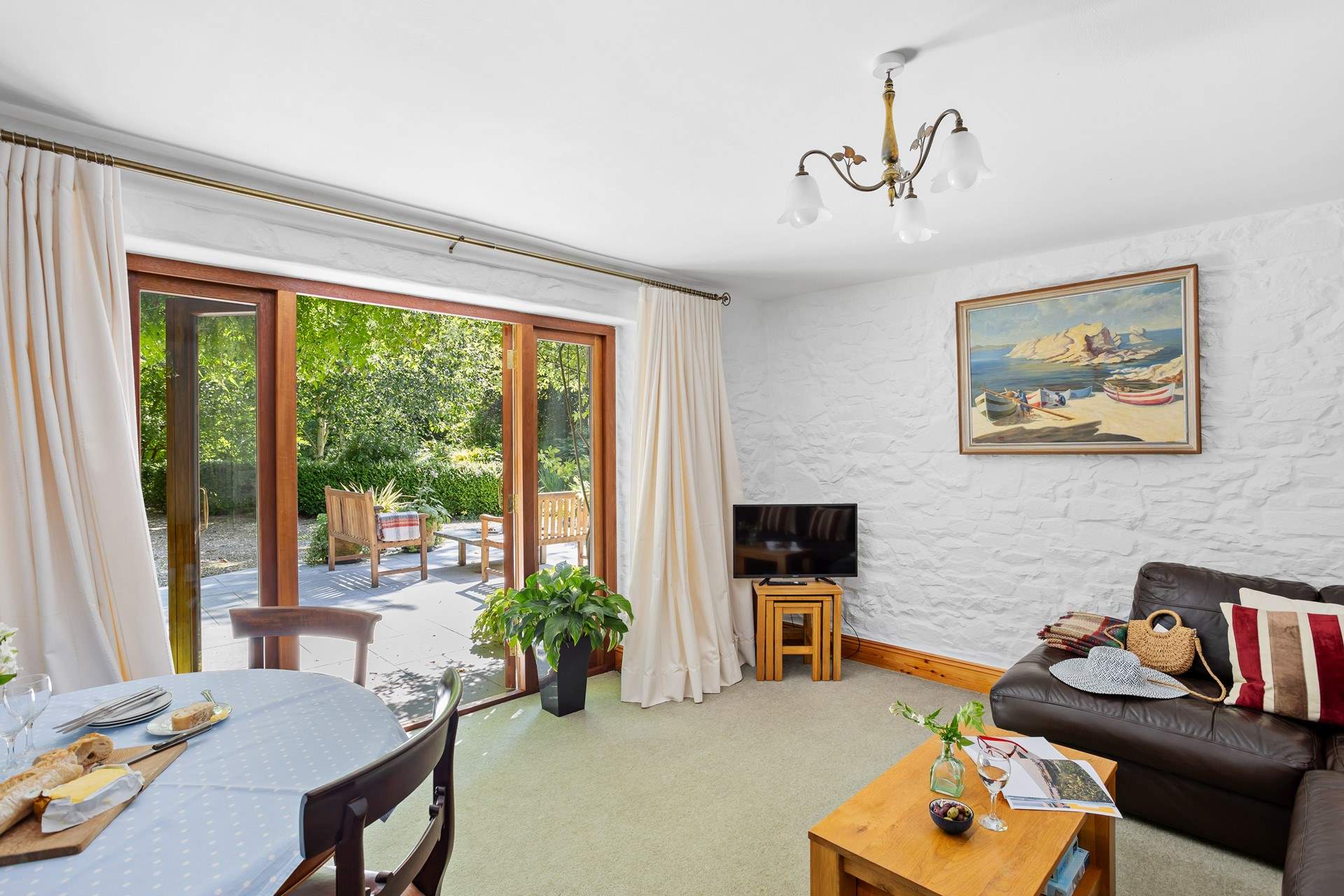 The patio doors really let light flood in.