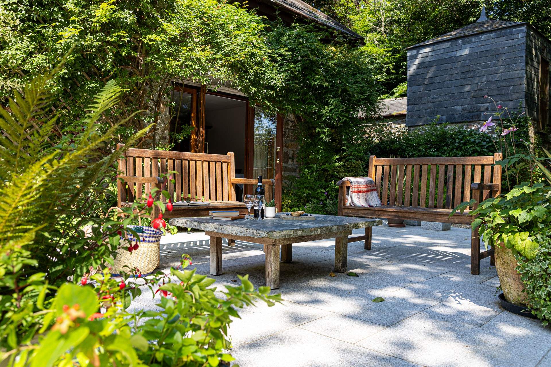 A lovely spot to appreciate the sunshine and beautiful surroundings.