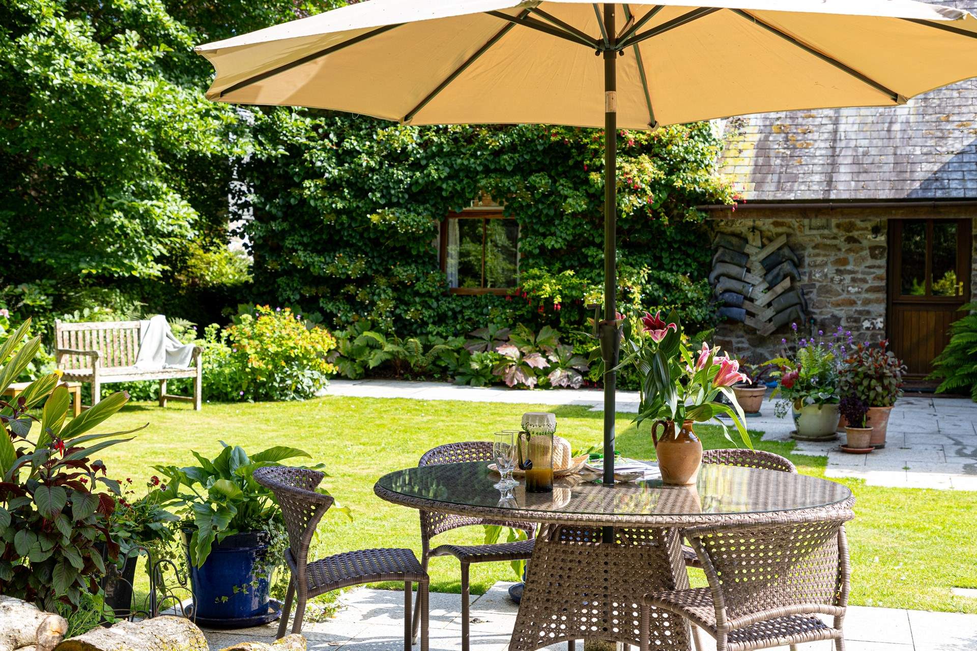 The garden is ideal for everything from morning coffee to evening sundowners.