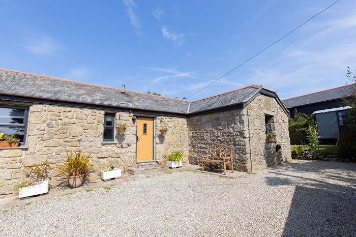 Hay Barn is a 2 bedroom, dog friendly holiday cottage near Penzance, West Cornwall.