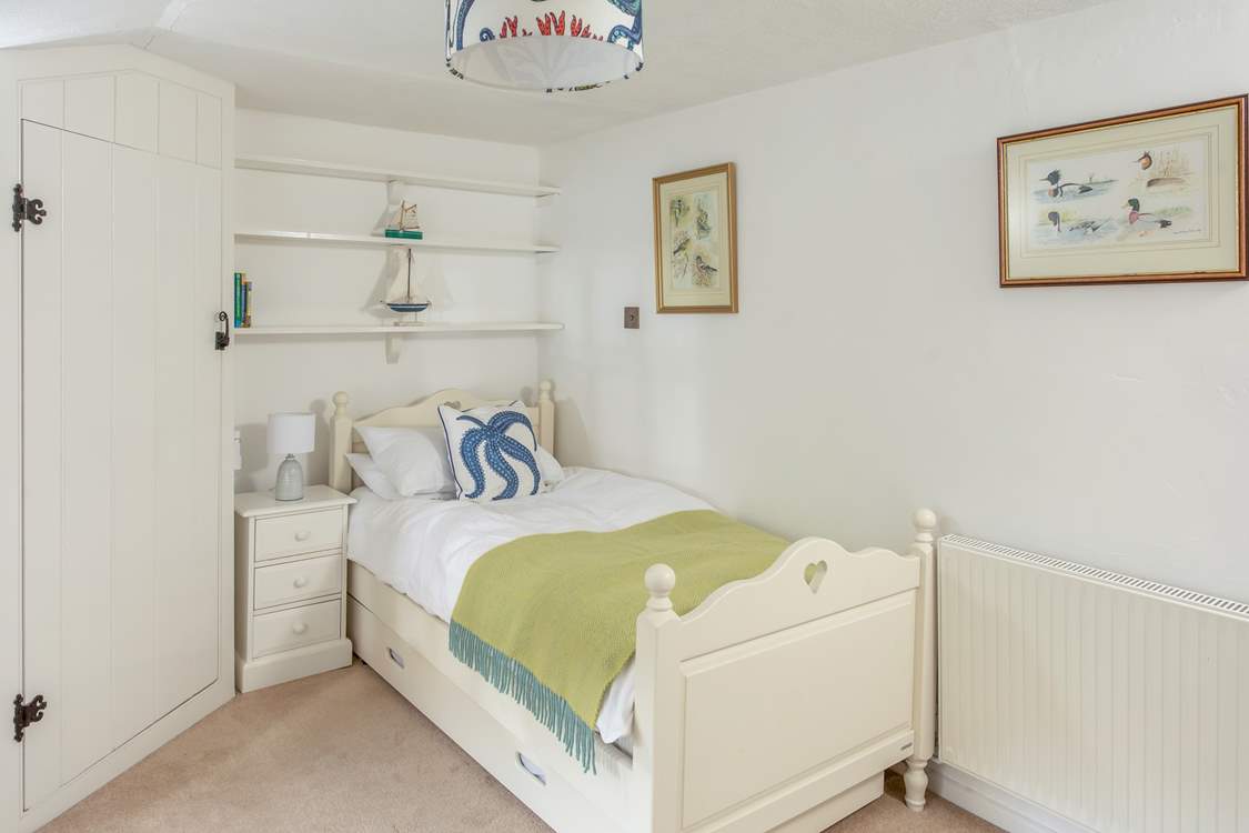 The cute single bedroom (bedroom 4).