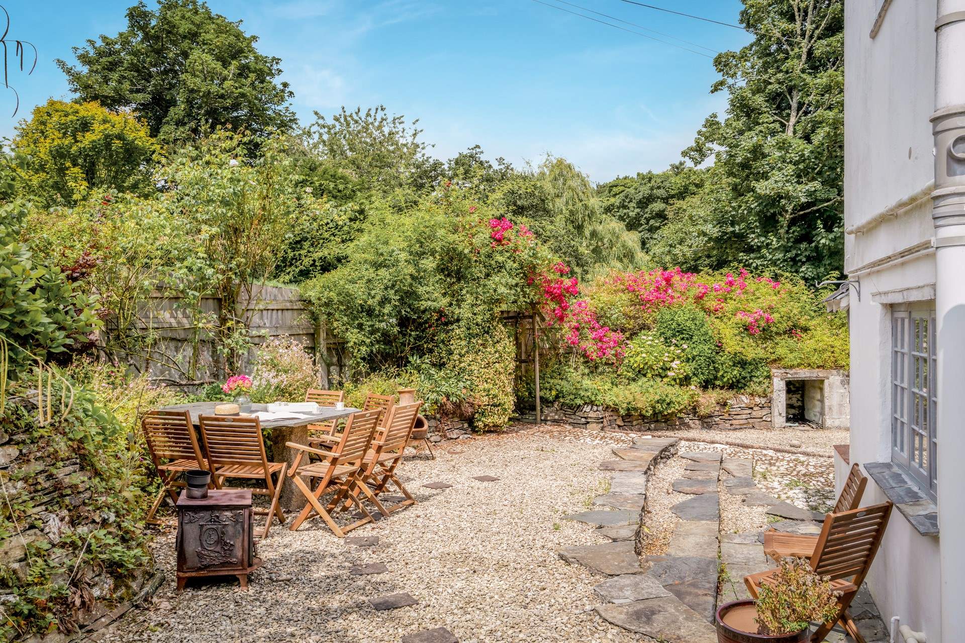 There is even space for a hot tub if you wanted to hire one (please ask the office for more details). 