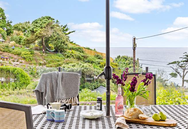 Sit back, relax and enjoy your stay in Portwrinkle.