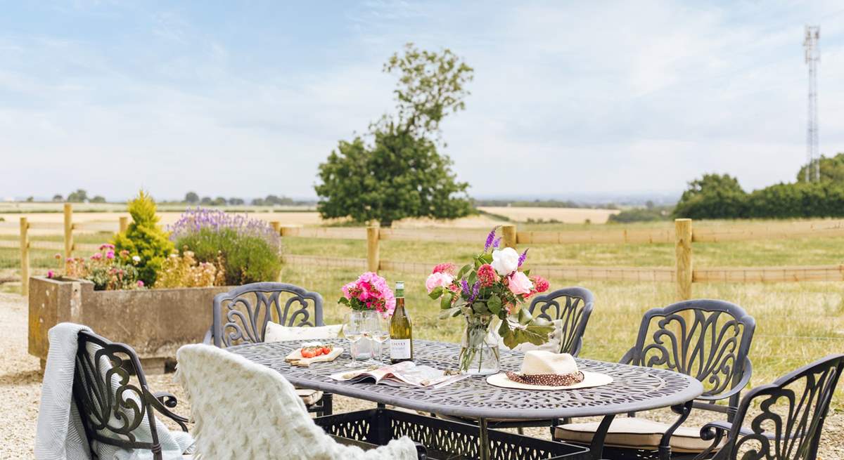 What a beautiful spot for an evening meal!