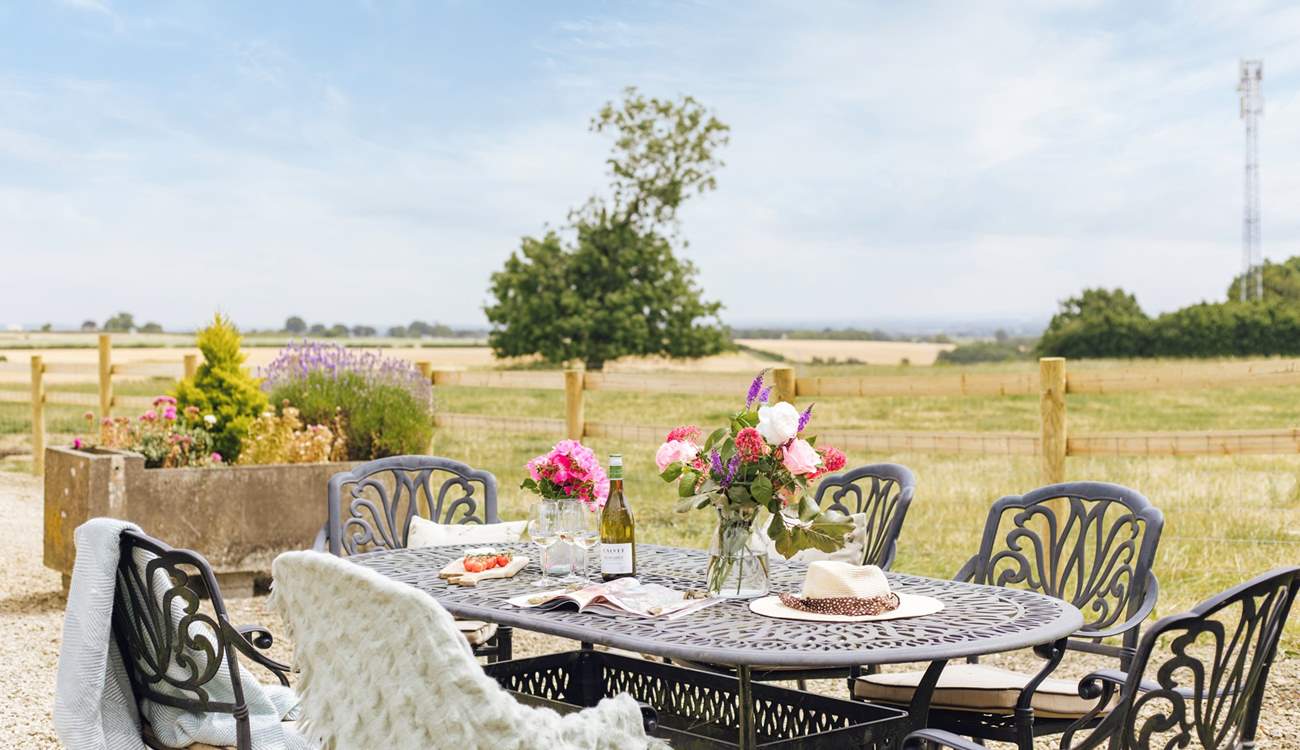 What a beautiful spot for an evening meal!