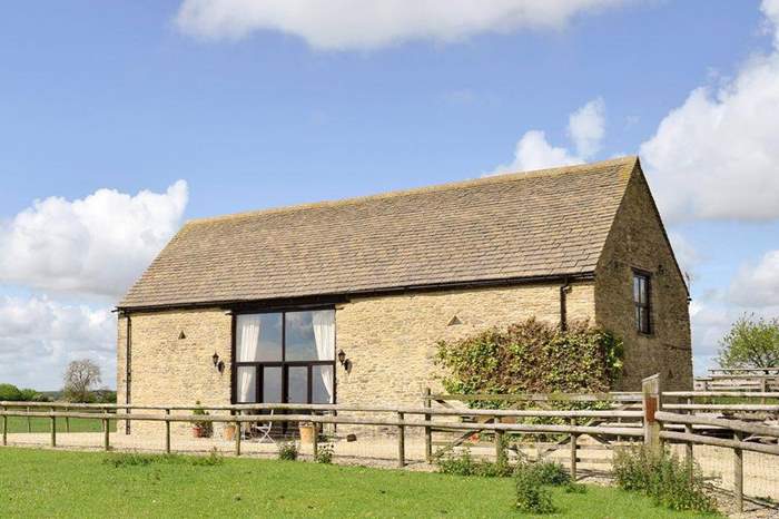 The Gallery is a 2 bedroom self catering cottage near Burford.
