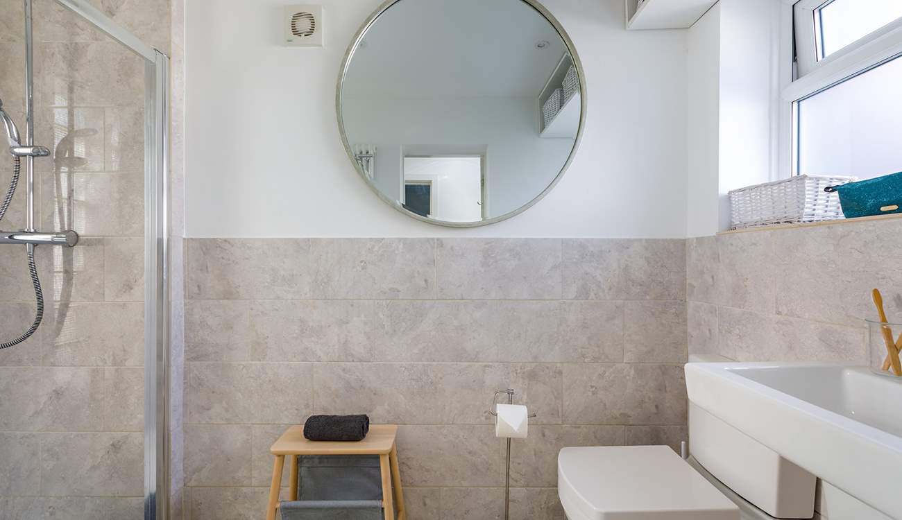 The well-designed shower-room. 