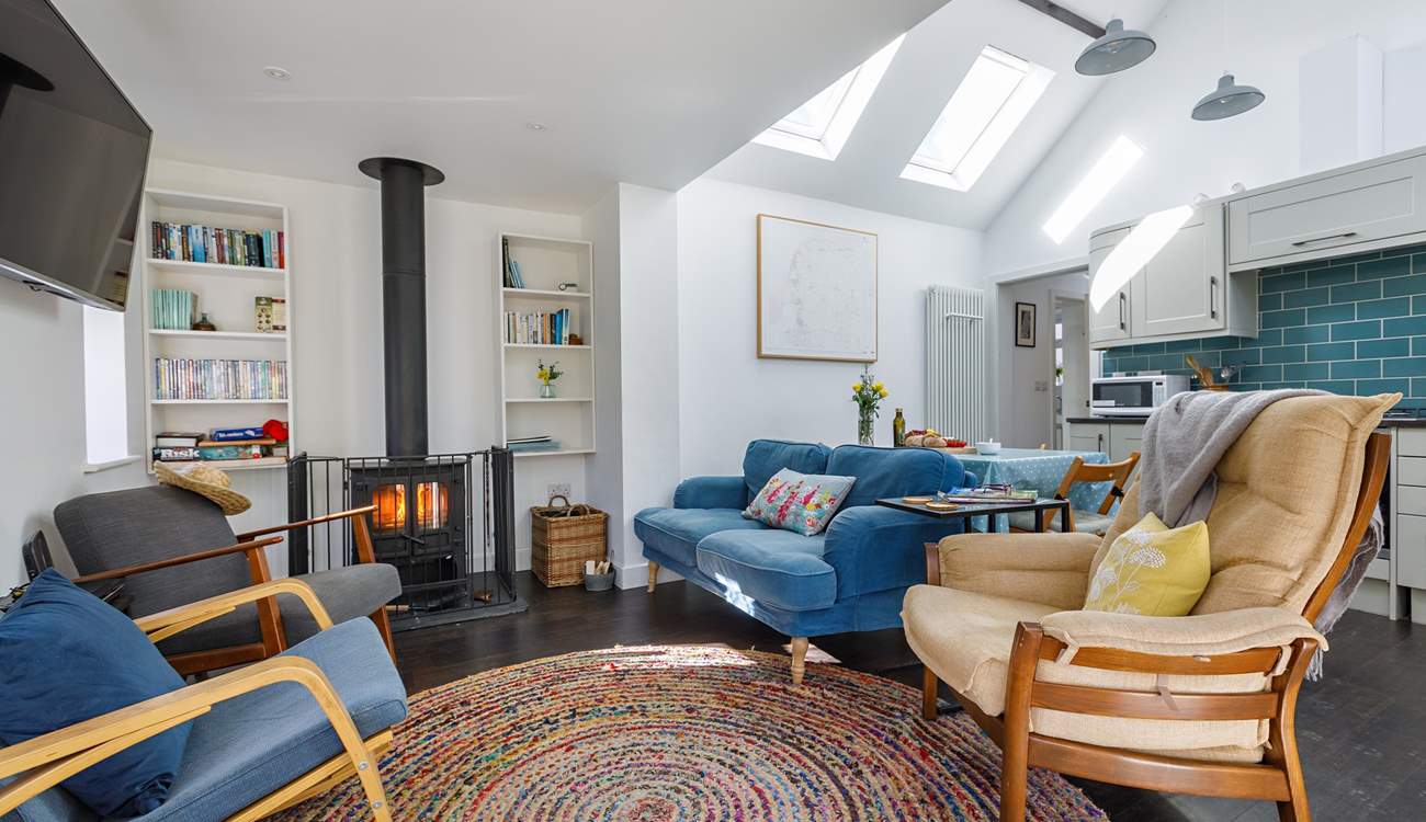 Chat about the adventures of the day in the cosy living space. Willow Cottage is the ideal getaway at any time of year.