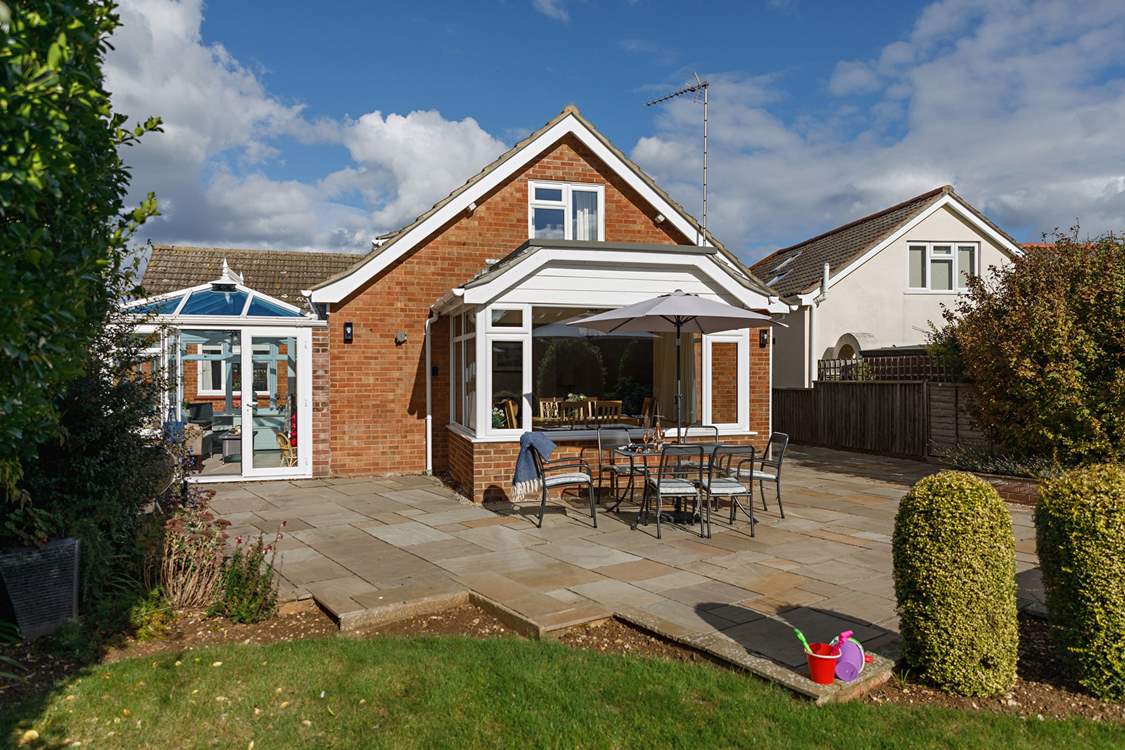 Enjoy the sunshine in the pretty garden.