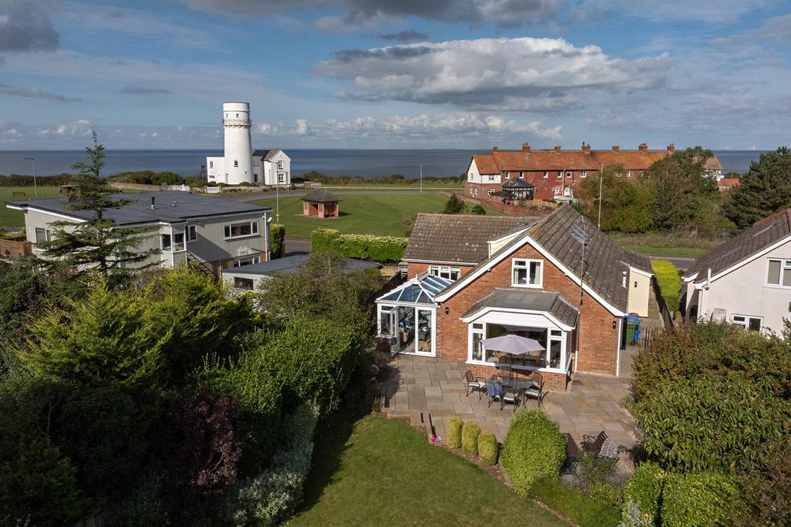 Clifftops is a charming holiday home and just moments away from the lighthouse at Hunstanton.