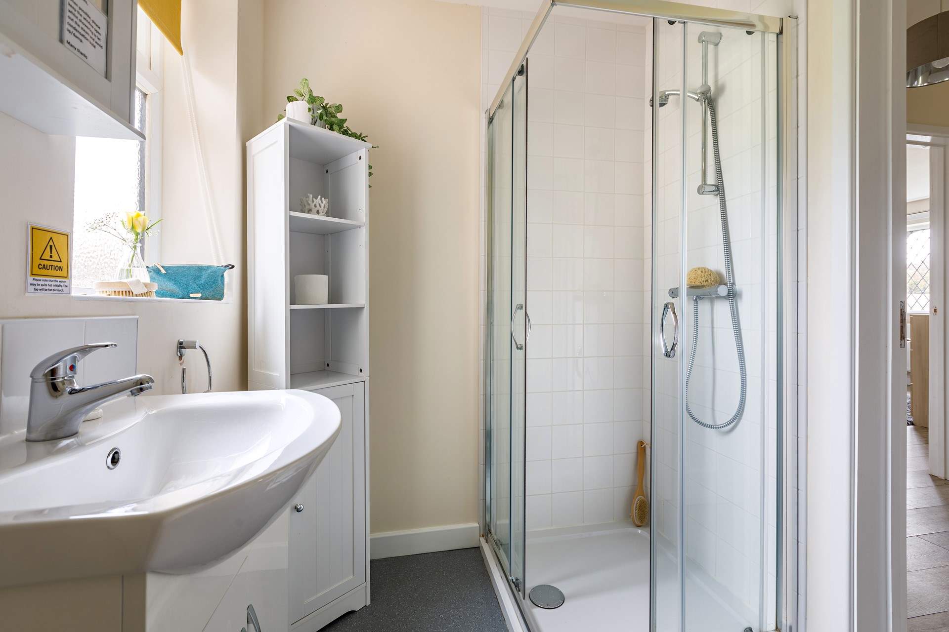 The family shower-room.