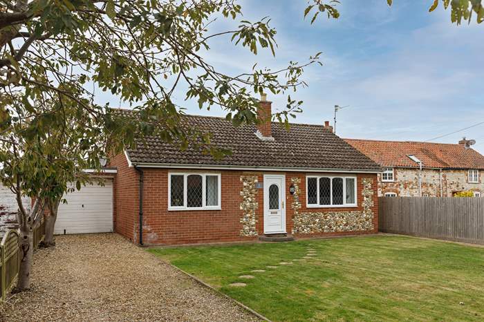 Sancia is a 2 bedroom, dog friendly cottage near the beach near Hunstanton.
