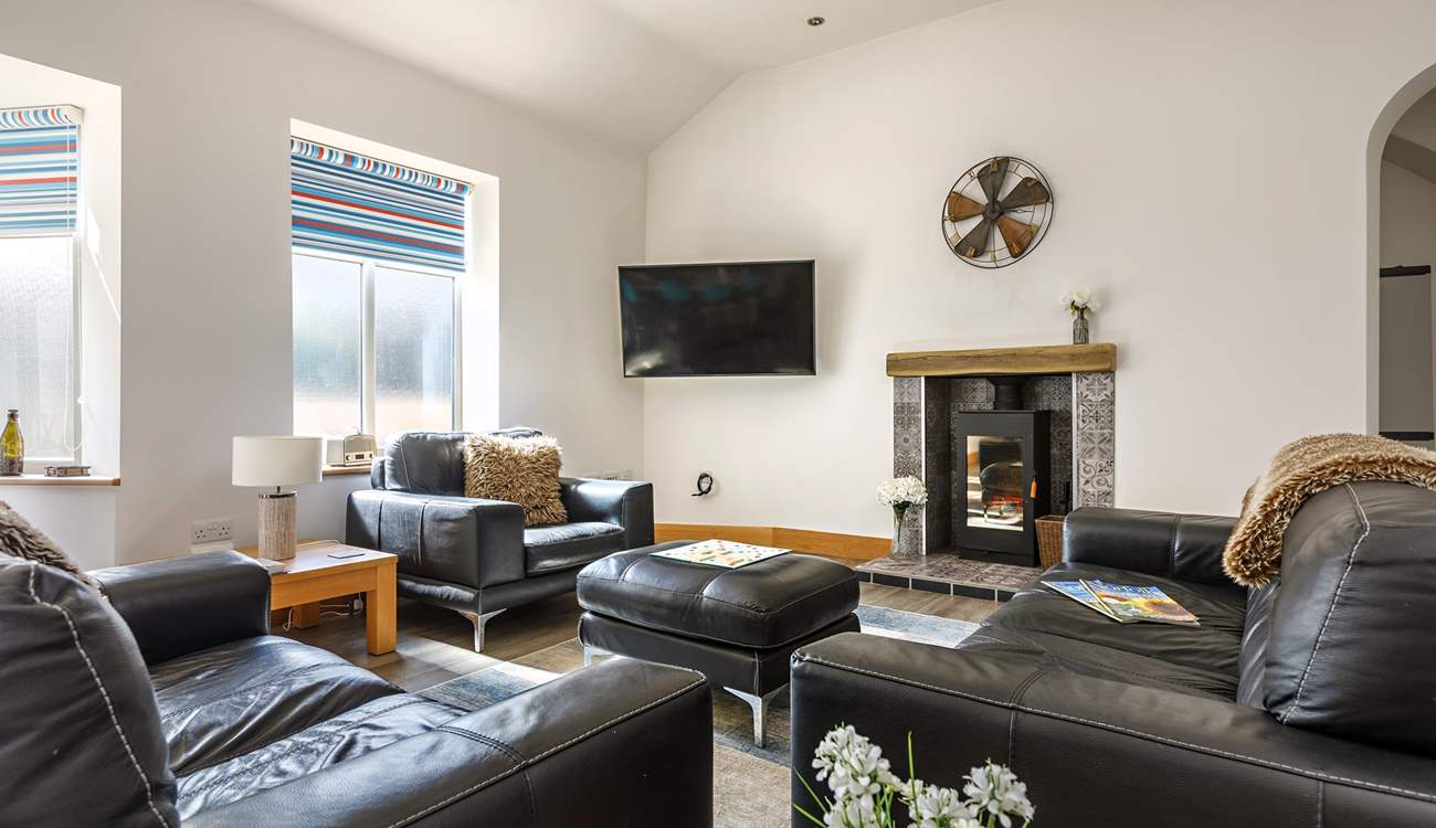 Relax on the sofa and catch a movie on the Smart TV.