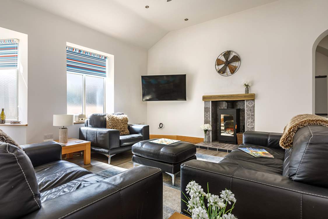 Relax on the sofa and catch a movie on the Smart TV.