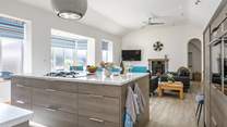 This apartment is great for sociable holidays. 