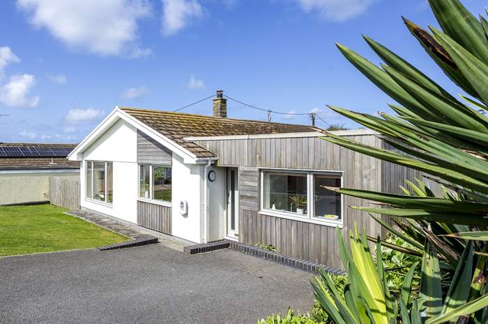 Stellan is a 3 bedroom cottage near the beach in Port Isaac, North Cornwall.