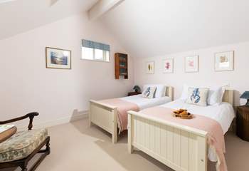 Such a lovely bedroom (bedroom 3). 