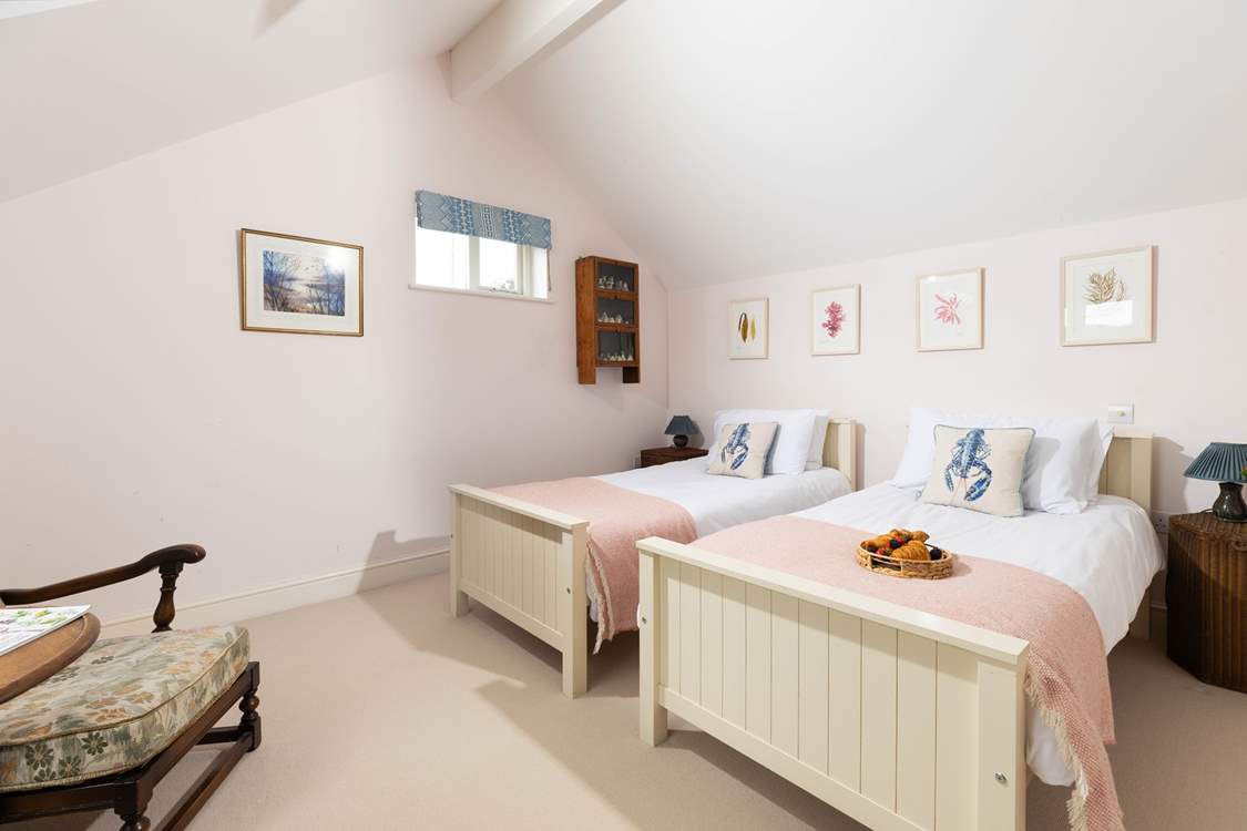 Such a lovely bedroom (bedroom 3).