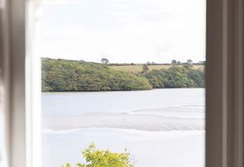 The high tide is so pretty. 