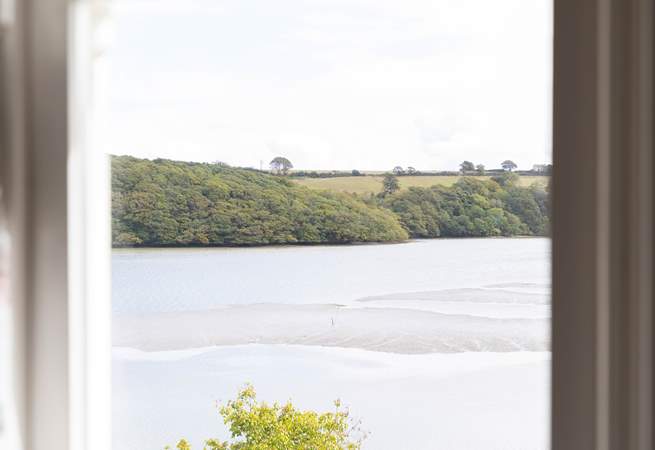 The high tide is so pretty. 