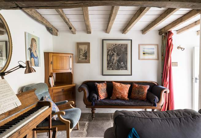 Just look at the beautiful stone floor in the sitting-room. 