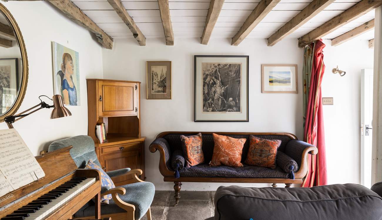 Just look at the beautiful stone floor in the sitting-room. 