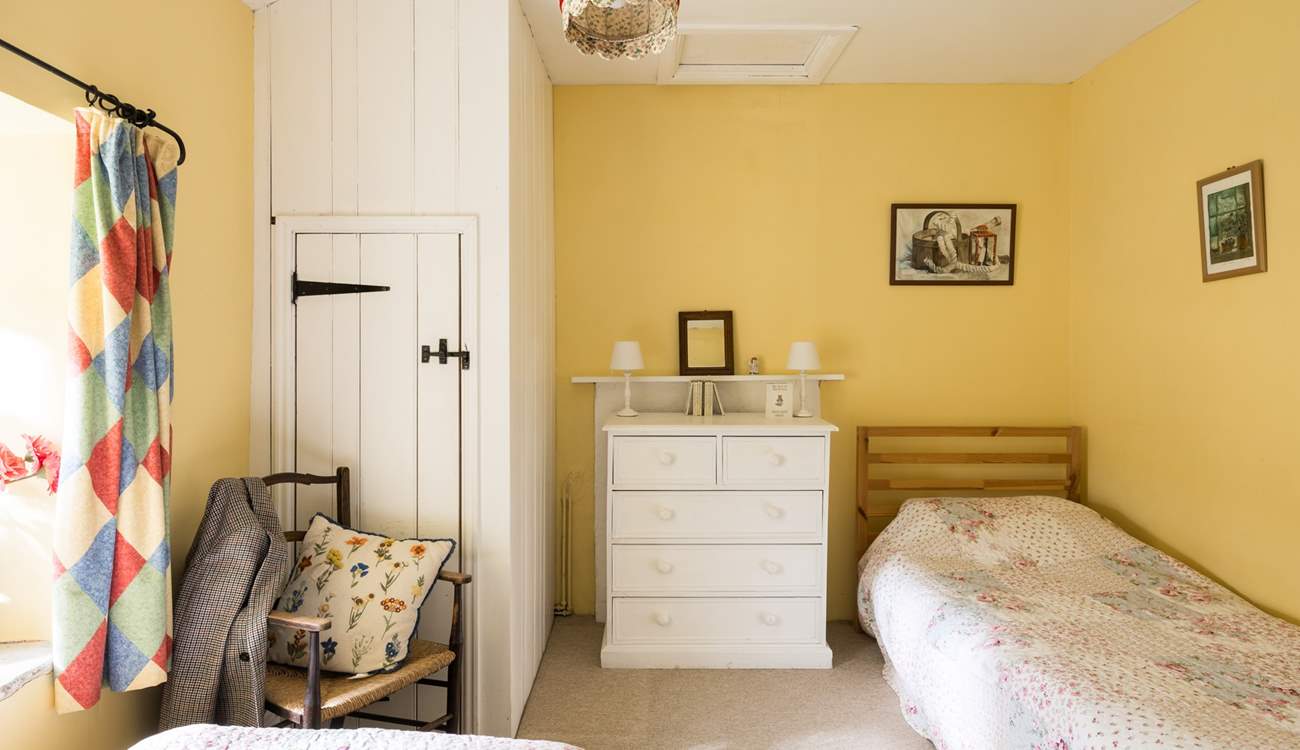 A cosy twin bedroom.