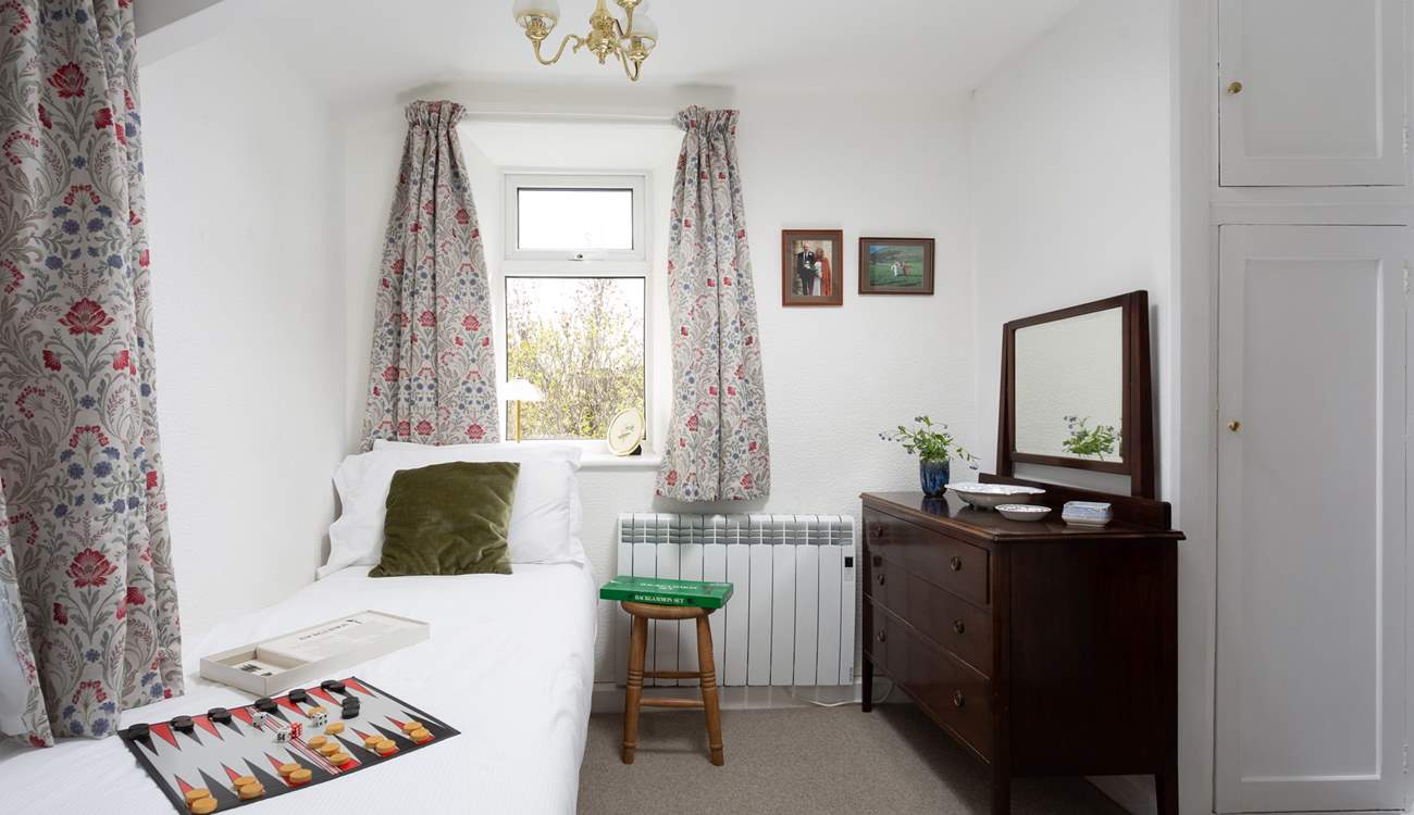 Such a pretty country bedroom.