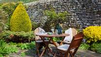 Back outside who could resist sitting here and whiling away a few hours.