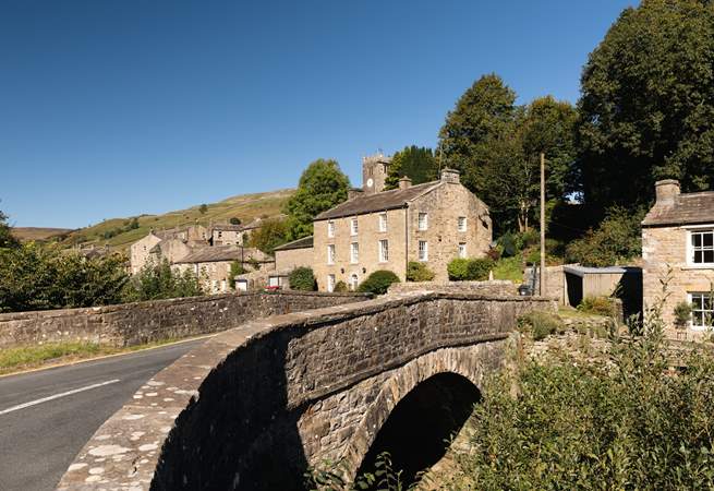 The bridge over Muker Beck.