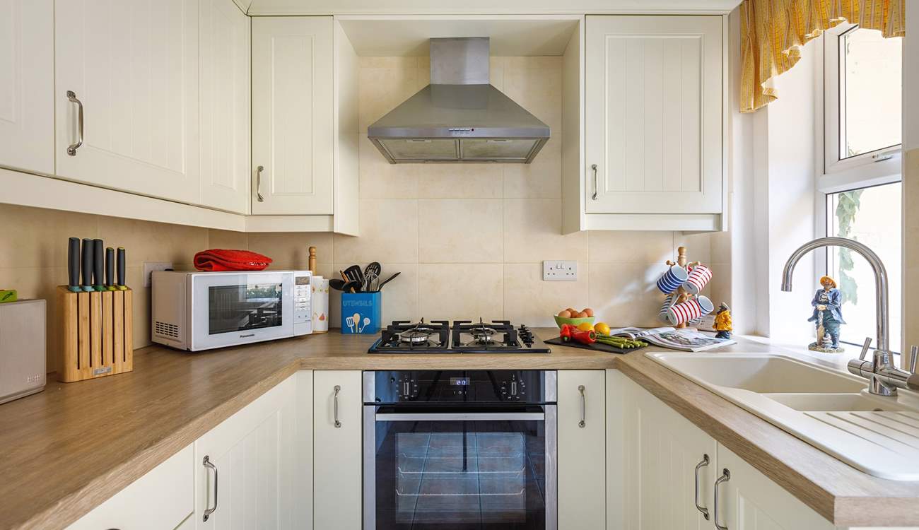 Conjure up a feast of a supper and enjoy al fresco dining.