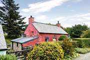 Regardless of the season a memorable stay is promised in this little Welsh escape.