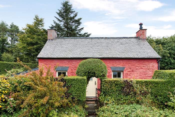 Fron Haul is a 1 bedroom self catering cottage near Cardigan.