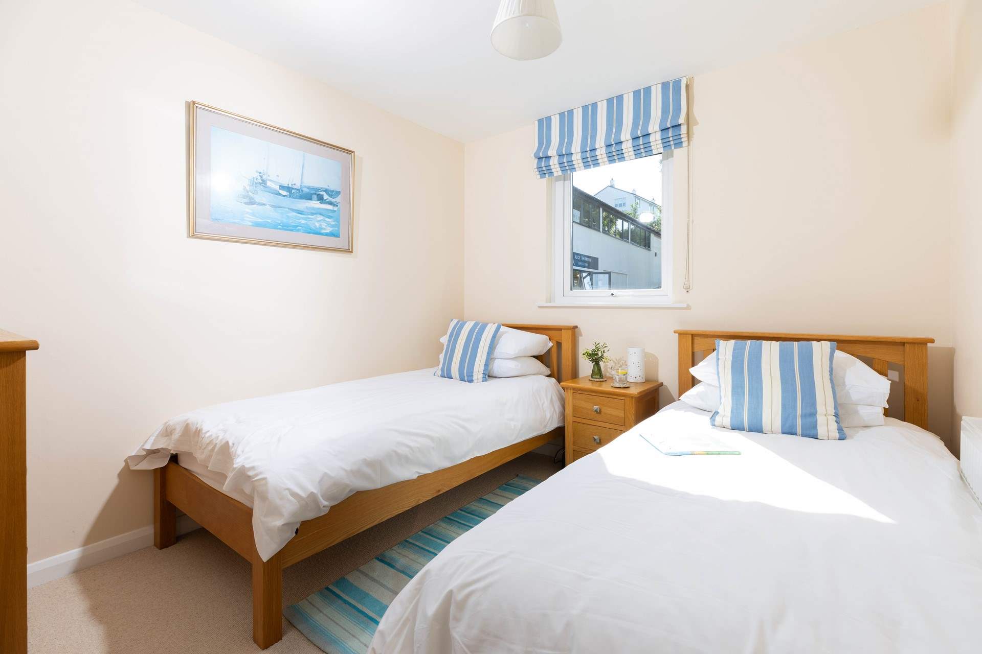 Bedroom 3 has twin beds.