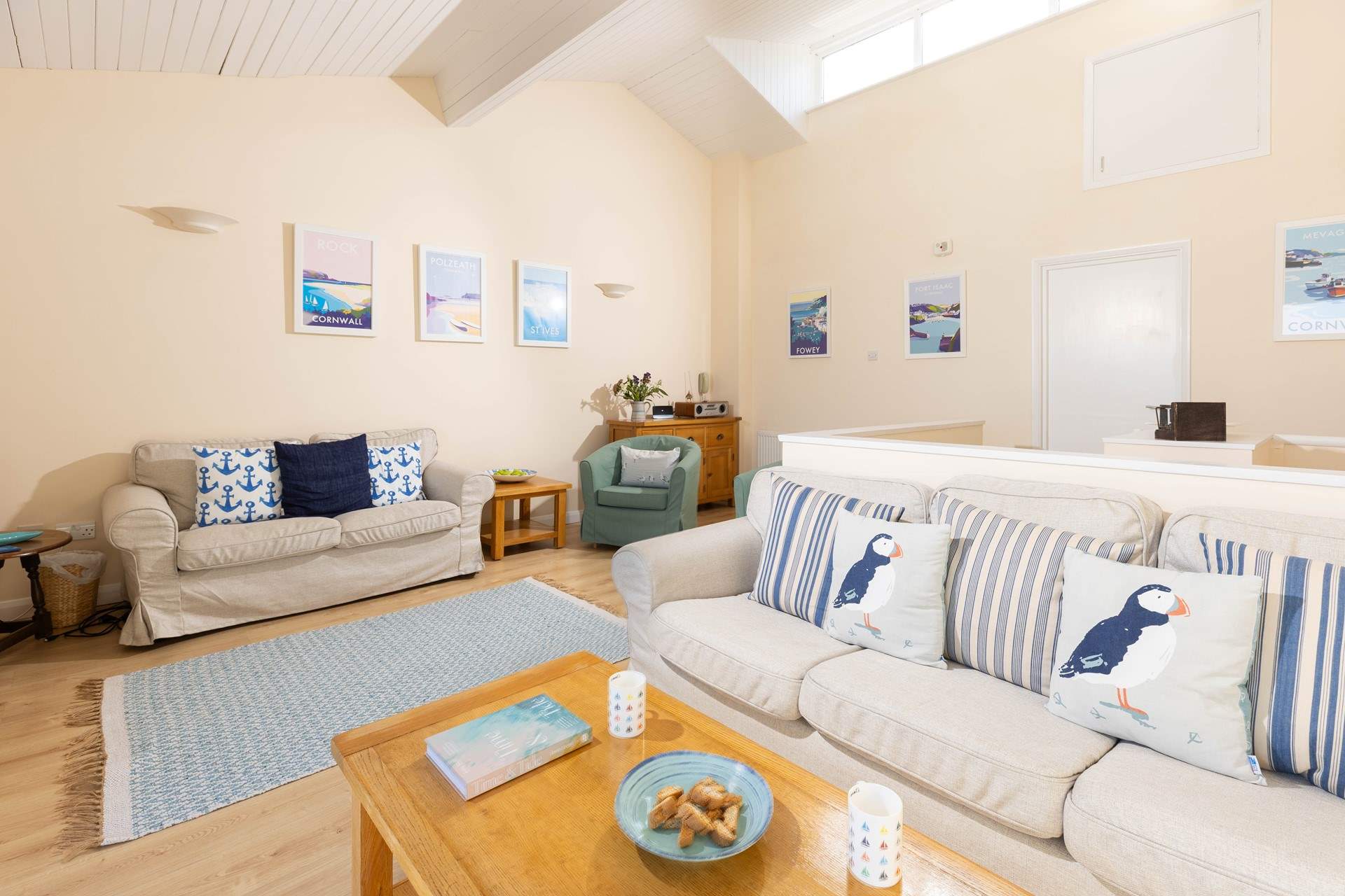 The living space has plenty of comfortable seating for everyone.