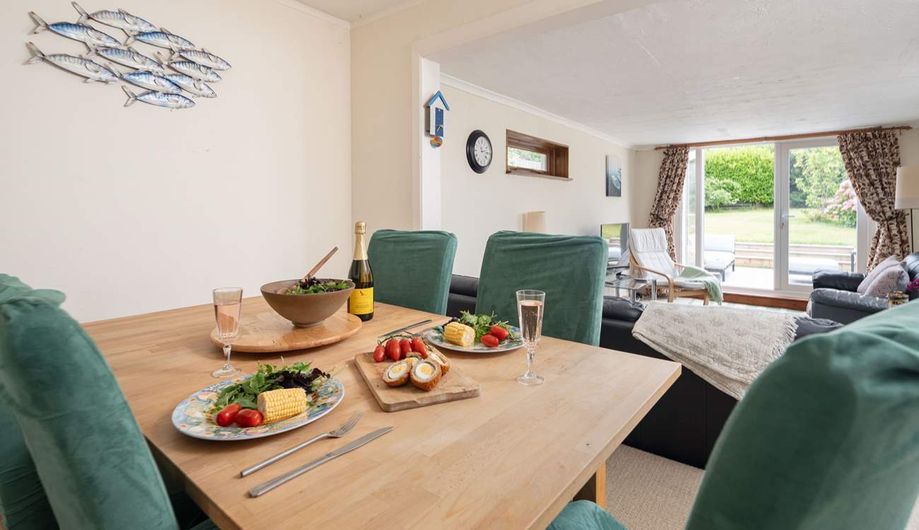 Take leisurely meals together, planning the holiday trips. 