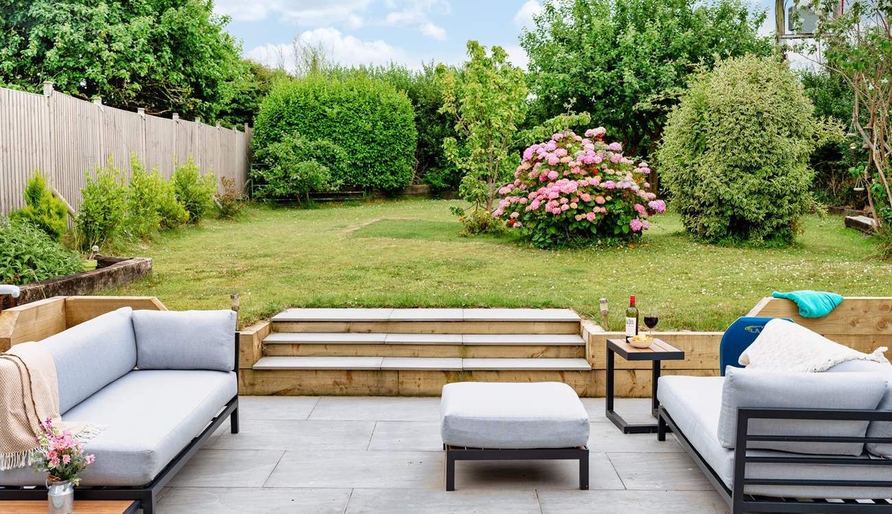 Children and the dogs will love playing in the garden. 