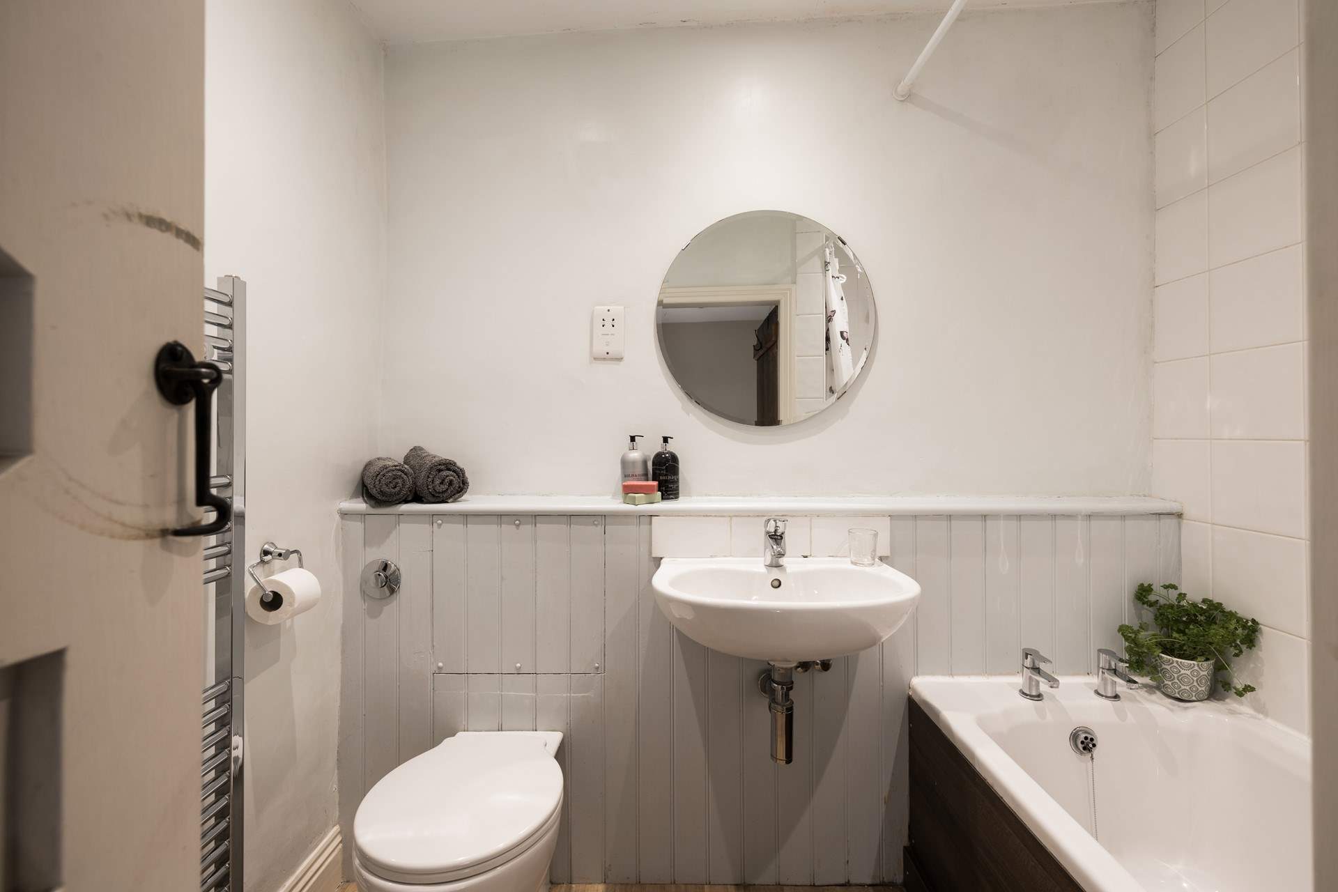 The country-style bathroom has everything you need.