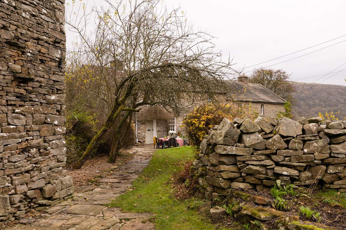 Dine al fresco to the sounds of birdsong.