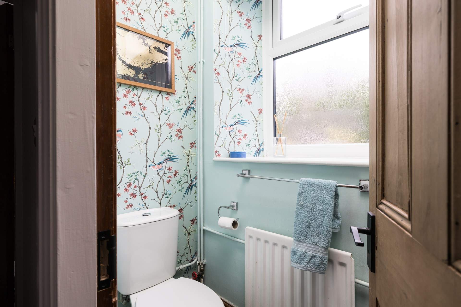 Even the downstairs cloakroom has style!