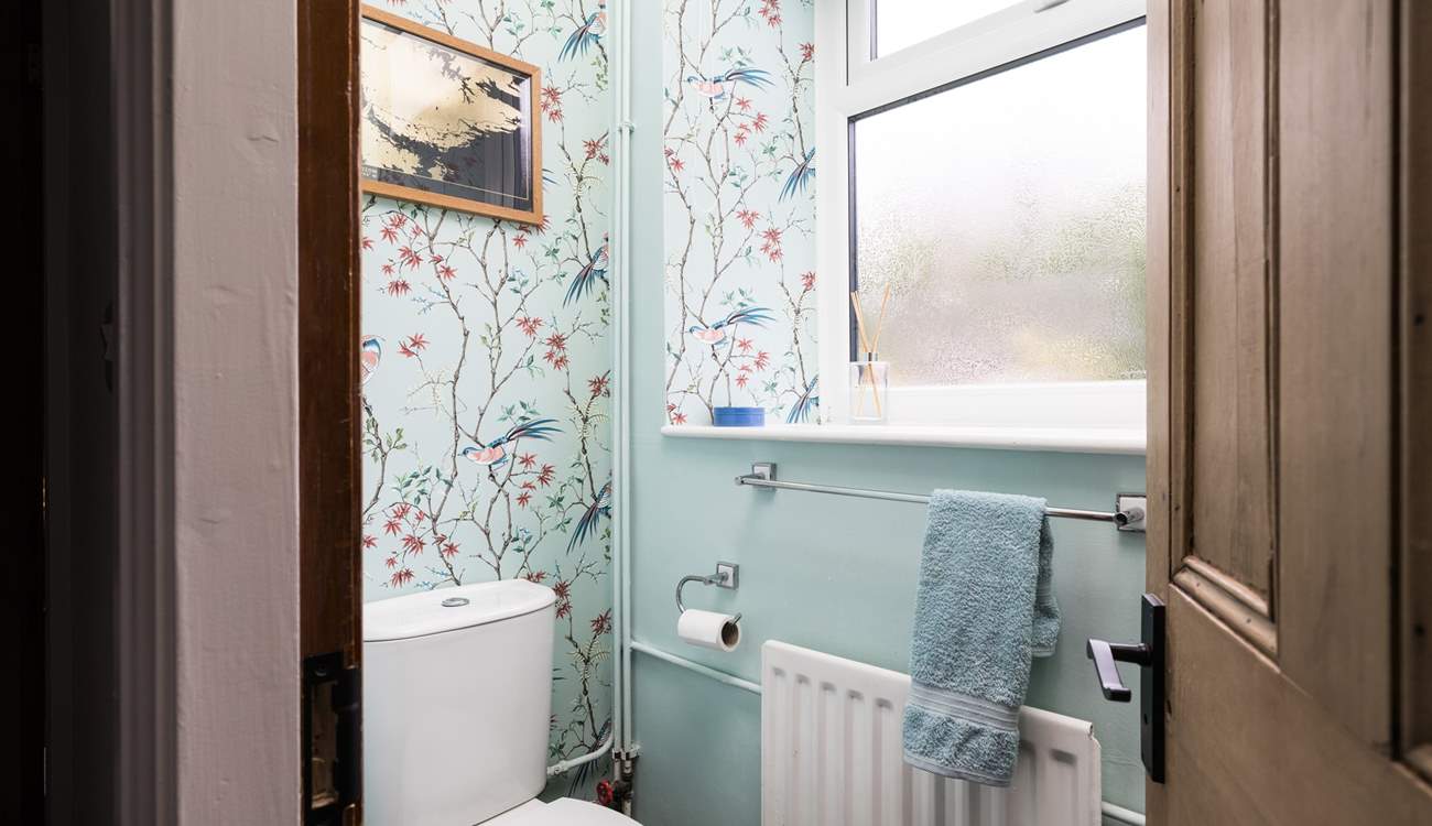 Even the downstairs cloakroom has style!