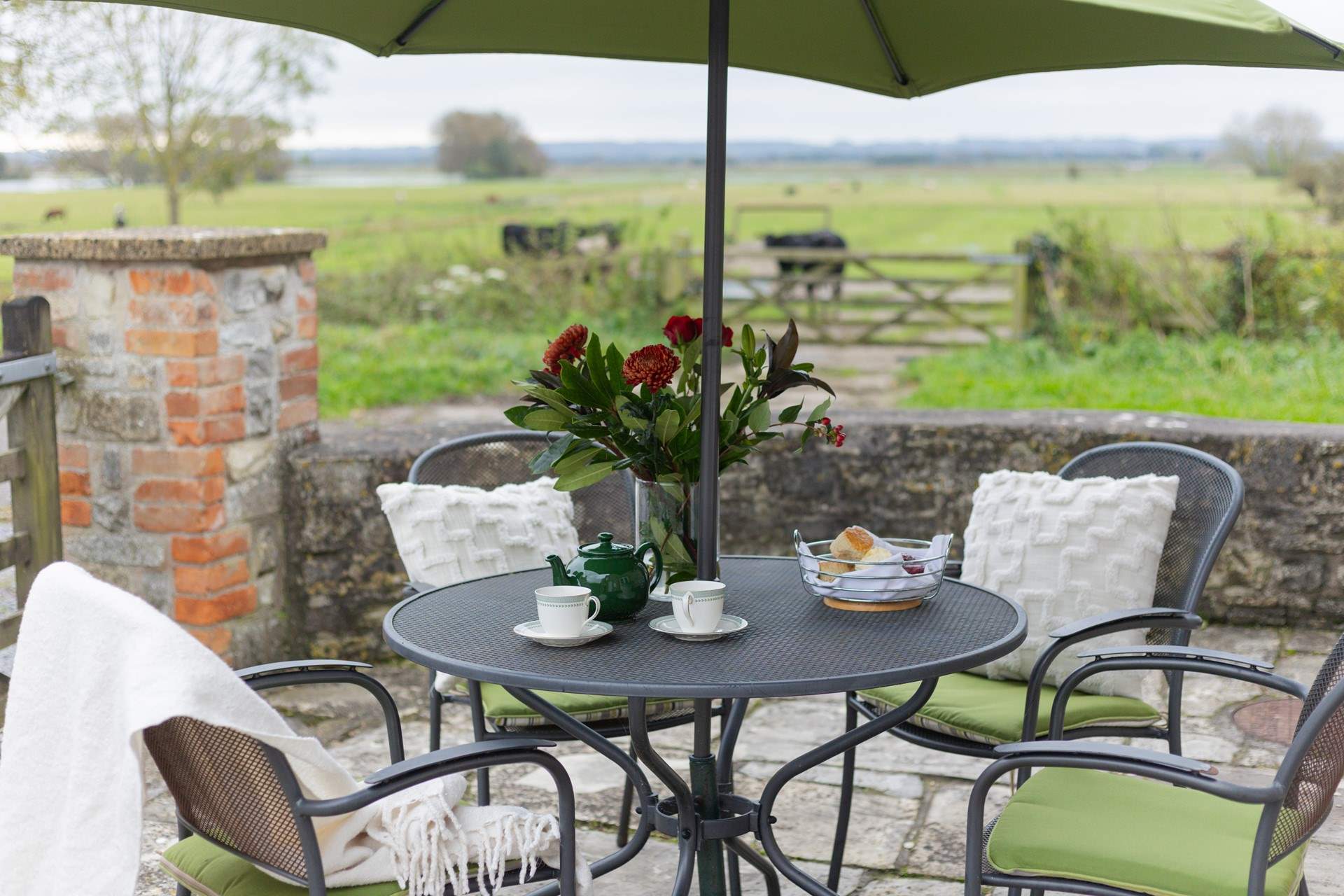 A cream tea on arrival? Yes please!