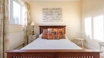 Enjoy peaceful lie-ins in this cosy double bedroom.