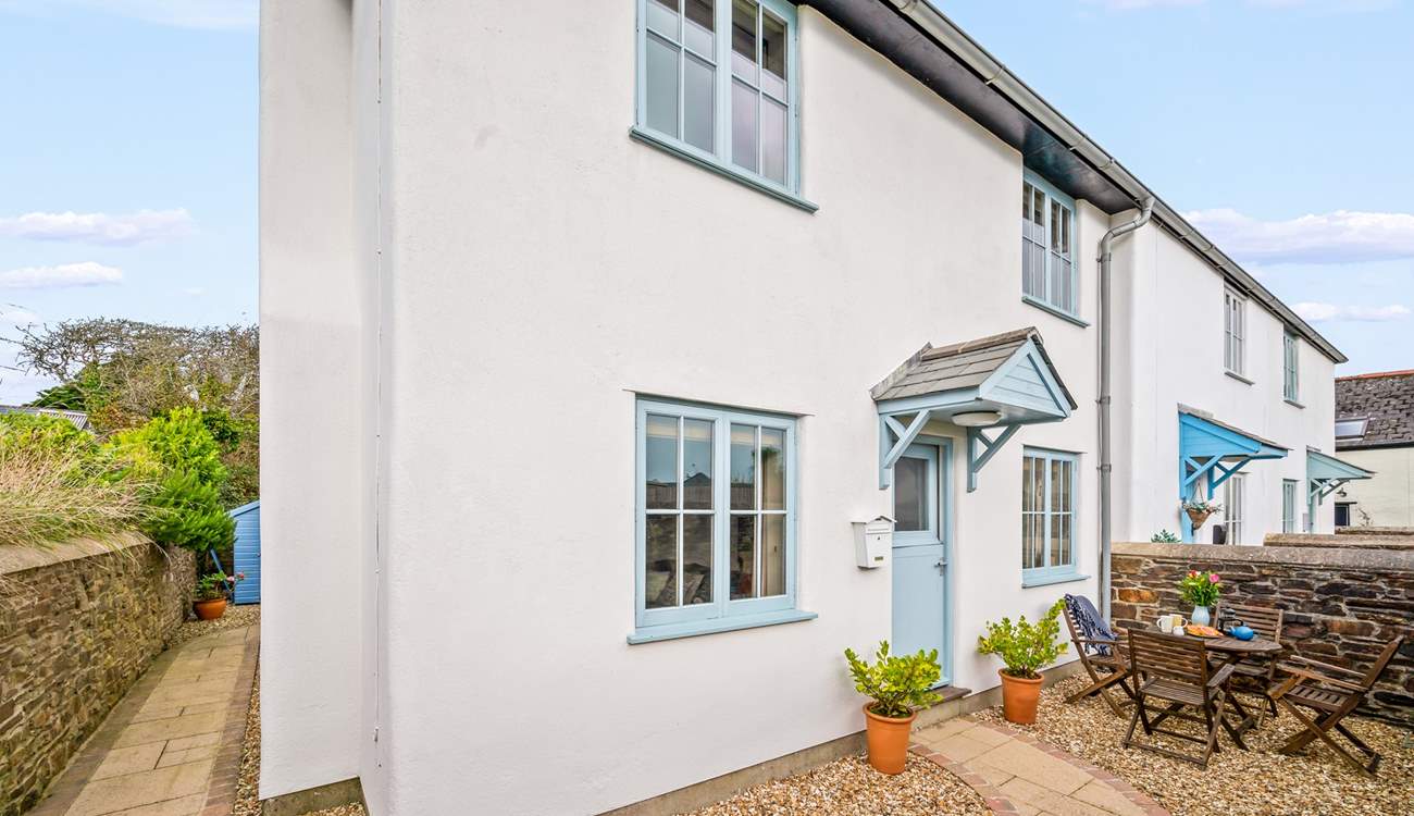 The joys of being end of terrace is that you can walk between the front and back courtyard with ease.